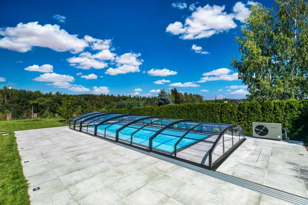 Casablanca pooltag med rummelig konstruktion